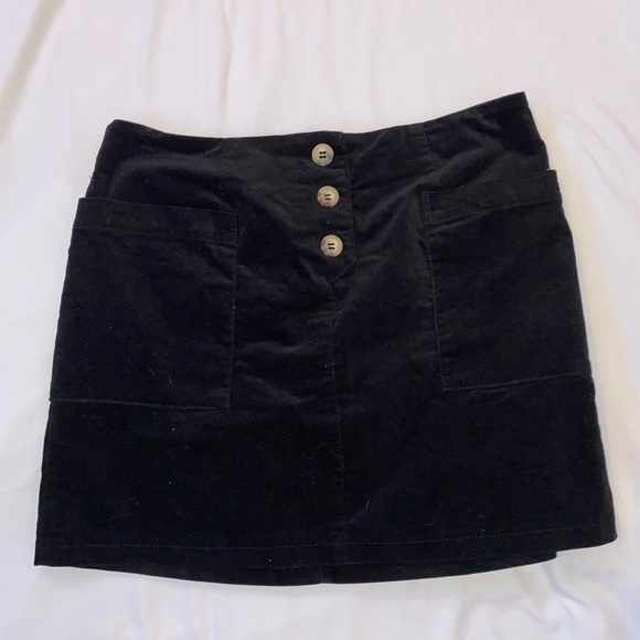 Black forever 21 velvet skirt with tan buttons - Picture 1 of 2